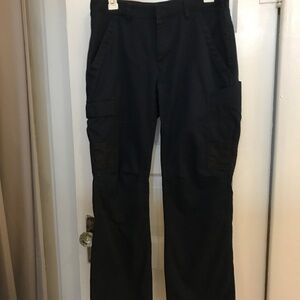 Cintas navy women’s cargo pants size 4, waist29”.